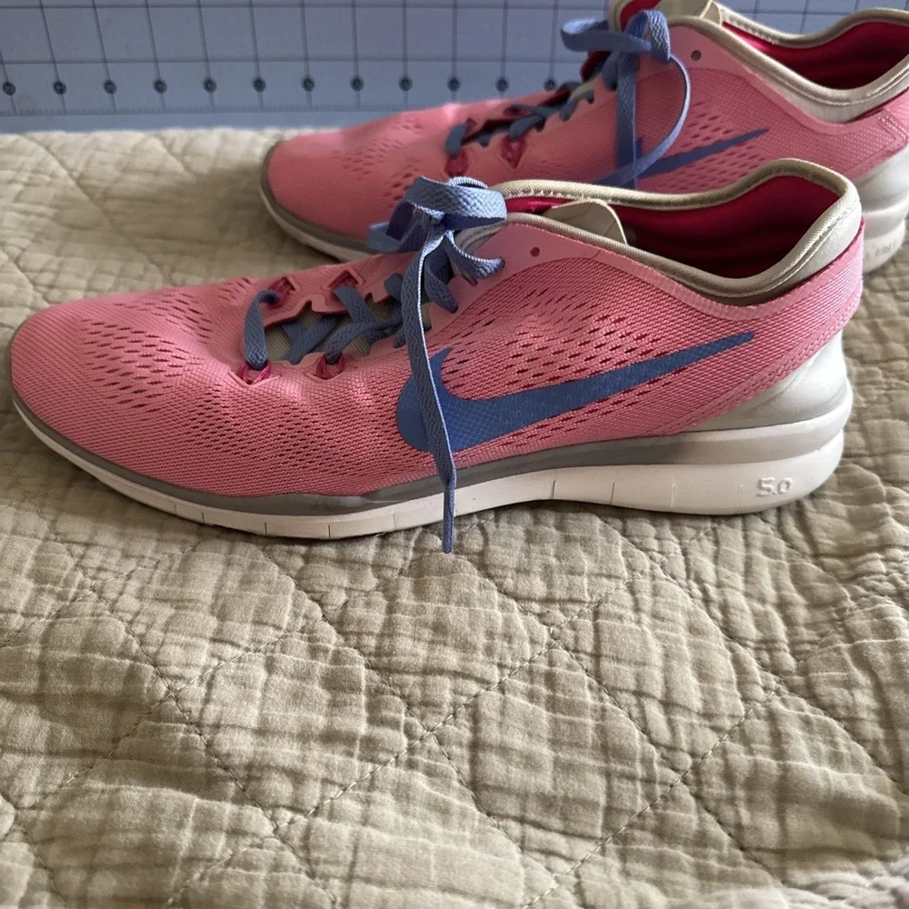 CLEAN Nike Free TR Fit 5.0 Training Running Shoe Womens 10 Pink